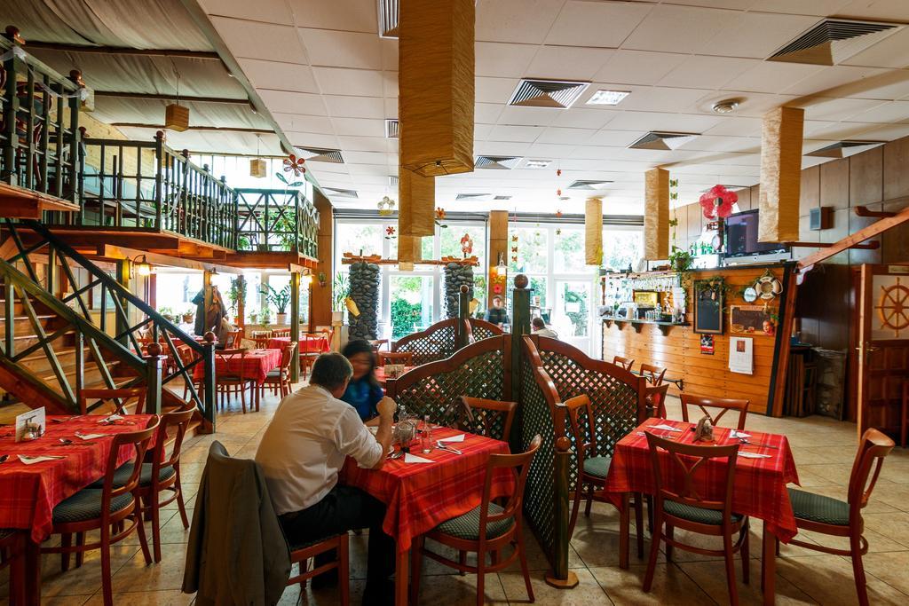 Hostel Flandria Budapest Bagian luar foto