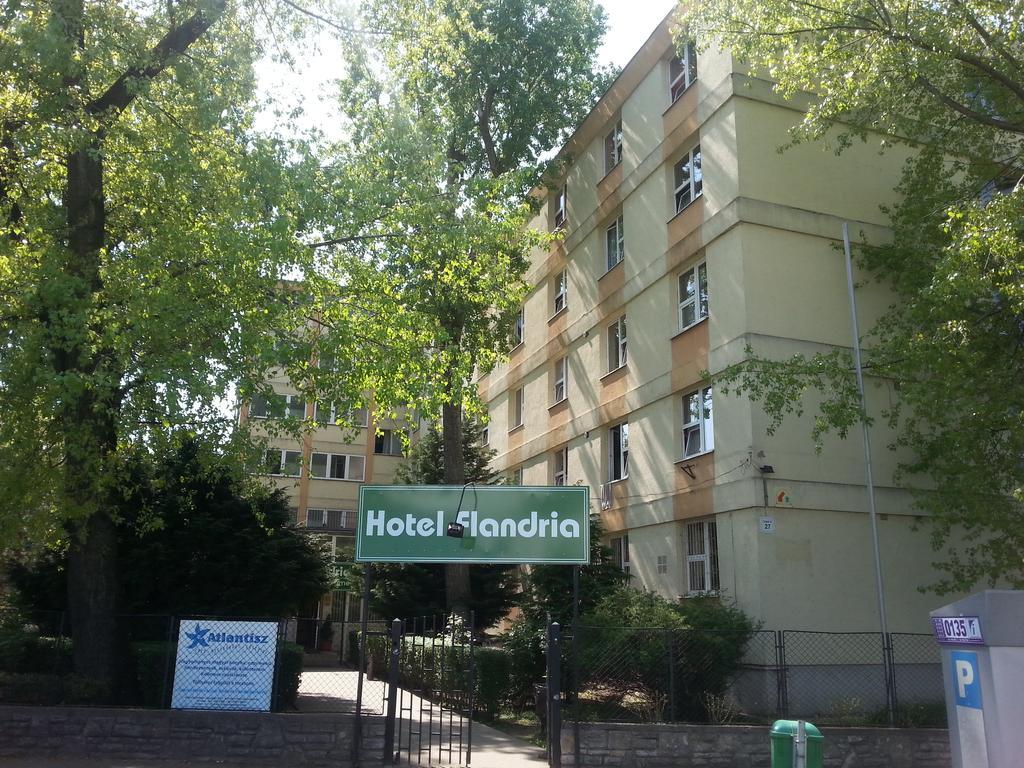 Hostel Flandria Budapest Bagian luar foto